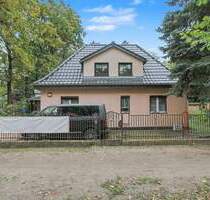 Bezugsfreies Einfamilienhaus mit Nebengebäude, großem Garten & Pool - vielseitig nutzbar! - Erkner