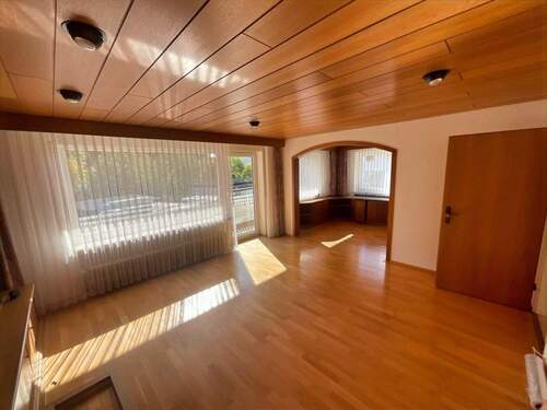 Wohnbereich EG - 7 Zimmer Einfamilienhaus in Albstadt