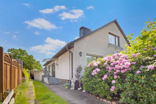 Vorderansicht - Großzügiges Einfamilienhaus in ruhiger Lage von Niendorf