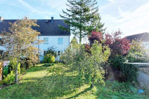 Garten rückwärtige Ansicht - 6 Zimmer Reihenendhaus in Ribnitz-Damgarten