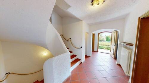 Flur - Doppelhaushälfte mit 185,00 m&sup2; in Feldkirchen-Westerham zum Kaufen