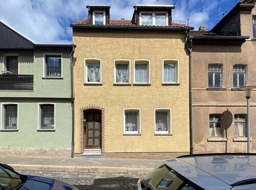 Ansicht Haus - Neuer Preis - Reihenhaus in Apolda - der Traum von Eigenheim geht in Erfüllung