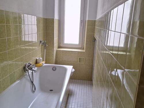 Bad Ansicht 2.jpg - Etagenwohnung mit 73,60 m² in Essen zur Miete