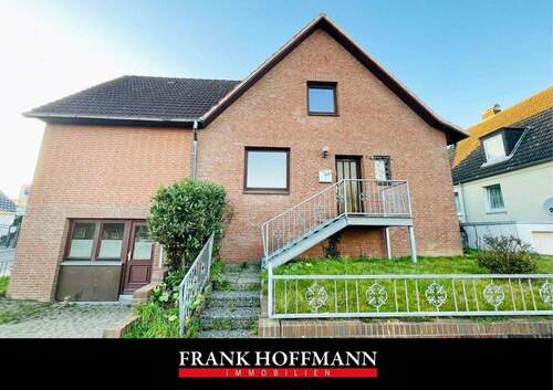 V10366 Titelbild - Viel Platz! Zentral gelegenes großzügiges Zweifamilienhaus in Bad Oldesloe