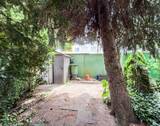 Garten Blick zur Garage - 
