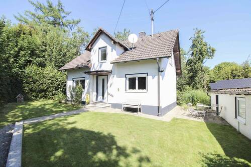 Außenansicht Bild I - Renoviertes Einfamilienhaus mit Garten, Garage und Freistellplatz in Mickhausen