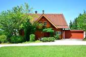 Hauseingang und Garage Ostansicht - 8 Zimmer Einfamilienhaus zum Kaufen in Welzheim