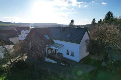 1.JPG - Geschmackvoll und durchdacht renoviertes, ehemaliges Bauernhaus, mit separater Einliegerwohnung und zusätzlichem Baugrundstück