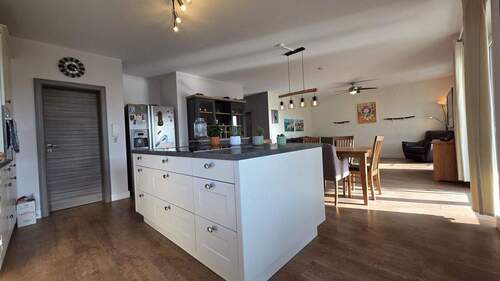 Küche mit Abstellraum - 