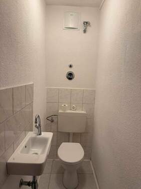 Geräumige 4-Zimmerwohnung mit toller Aussicht zu verkaufen! in Nienburg (Weser) - 