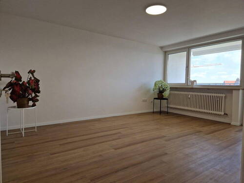 Wohnzimmer - 2 Zimmer Etagenwohnung zum Kaufen in Fürth