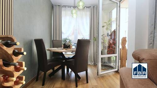 Gemütliche Essecke an der Terrasse - 