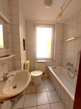 Bad - 2 Zimmer Etagenwohnung in Gera