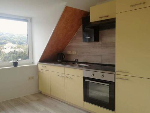 Einbauküche - 3 Zimmer Etagenwohnung zur Miete in Idar-Oberstein