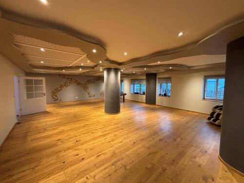 Wohnzimmer - 1 Zimmer Mehrfamilienhaus, Wohnhaus zum Kaufen in Lichtenborn