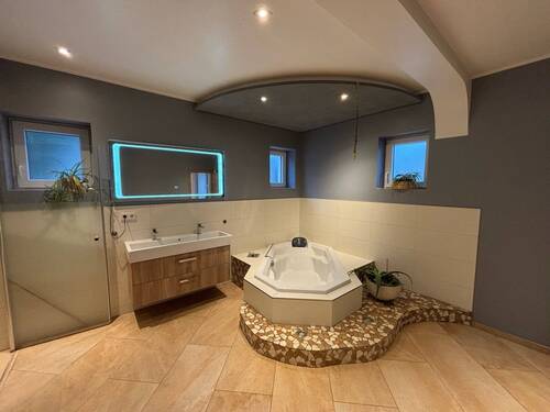 Badezimmer EG - Mehrfamilienhaus, Wohnhaus mit 484,00 m&sup2; in Lichtenborn zum Kaufen