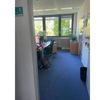 Zentrale Berlin-West: Unmöblierter Büroraum 1, sofort verfügbar, WLAN & Küche