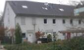 Haus (Vorderseite) - Attraktives Reihenhaus mit netter Nachbarschaft und schönem Garten