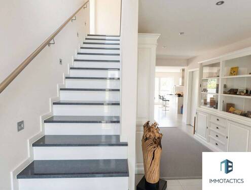 Treppe EG - 4 Zimmer Einfamilienhaus zum Kaufen in Bad Kreuznach