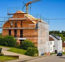 WOHNEN ÜBER DEN DÄCHERN VON BACH - NEUBAU-DG-WOHNUNG MIT WEITBLICK UND ATTRAKTIVEN FÖRDERVORTEILEN - Erbach