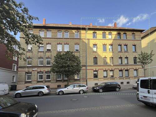 Blick von der Straße - 2 Zimmer Mehrfamilienhaus, Wohnhaus zum Kaufen in Braunschweig