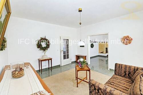 Wohnzimmer im EG - 