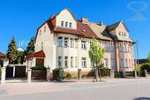 Hausansicht / Straßenseite - gr. Doppelhaushälfte mit Nebengelass und idyllischem Garten in Raguhn-Jeßnitz OT Jeßnitz - ideal als Zweifamilienhaus -