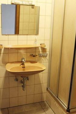 Badezimmer.JPG - Etagenwohnung mit 26,00 m² in Wald-Michelbach zur Miete