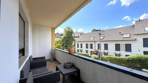 Whg. 1 - Loggia - 1 Zimmer Mehrfamilienhaus, Wohnhaus in Oberhausen