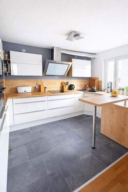Einbauküche - 4 Zimmer Etagenwohnung in Leinfelden-Echterdingen
