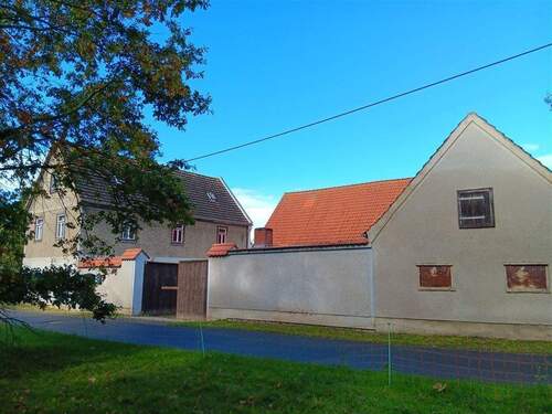 Straßenansicht - 6 Zimmer Bauernhaus, Landhaus zum Kaufen in Teuchern