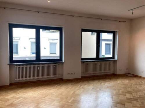 Wohnzimmer - 6 Zimmer Reihenmittelhaus in Landstuhl