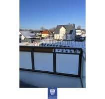 Wohntraum im Erstbezug! Fußbodenheizung, EBK, modernes Bad, schöner Balkon! Lift! - Arnsdorf