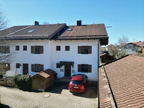 Eingangsbereich - 8 Zimmer Doppelhaushälfte in Holzkirchen