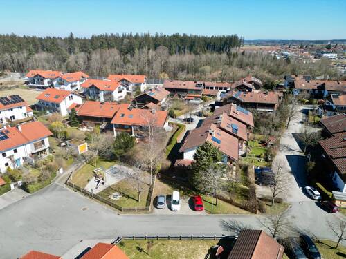 Luftaufnahme Nachbarschaft - Doppelhaushälfte mit 193,00 m&sup2; in Holzkirchen zum Kaufen