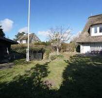 Endhaus unter Reet mit idyllischem Garten in guter zentraler Lage von Keitum - Sylt