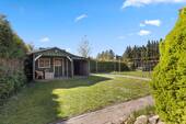 Gartenansicht mit Gartenhaus - 