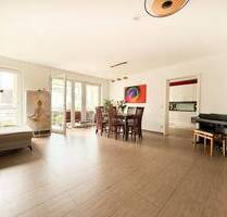 Mitten drin: Ihr barrierefreies Logenplatz-Zuhause mit West-Balkon - Siegburg