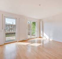 AIGNER - Charmante Erdgeschosswohnung mit Gartenanteil - München Allach-Untermenzing