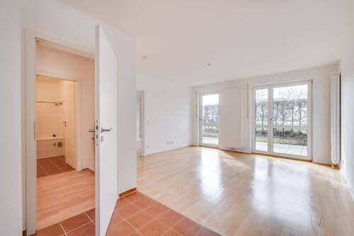 Wohnraum - 2 Zimmer Etagenwohnung zum Kaufen in München