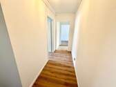 Langer Flur für Garderobe bzw. Schränke - 