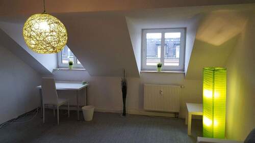 Wohnzimmer - 2 Zimmer Etagenwohnung zum Kaufen in Zwickau