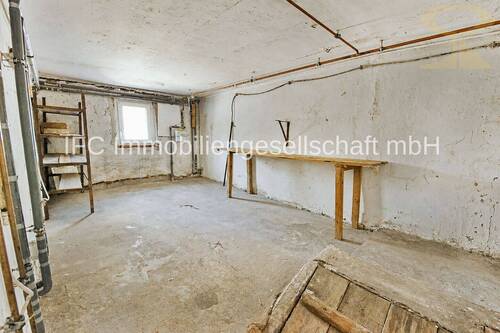 ausbaubares Zimmer im EG mit Zugang zum Keller - 