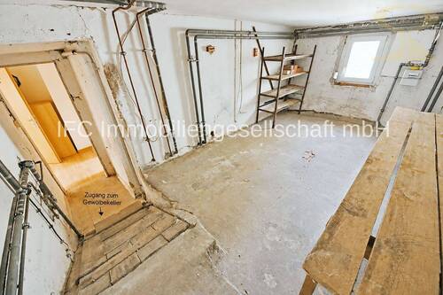 ausbaubares Zimmer im EG mit Zugang zum Keller - 