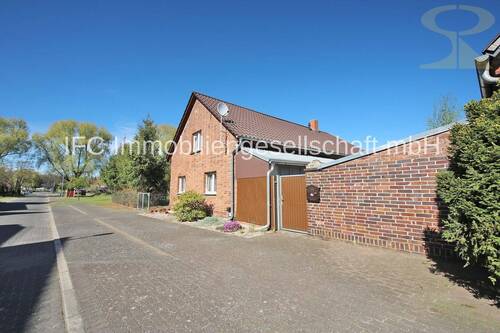 Hausansicht - 4 Zimmer Einfamilienhaus zum Kaufen in Gräfenhainichen