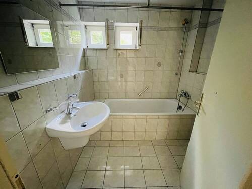 Bad - Etagenwohnung mit 78,00 m² in Herrenberg zum Kaufen