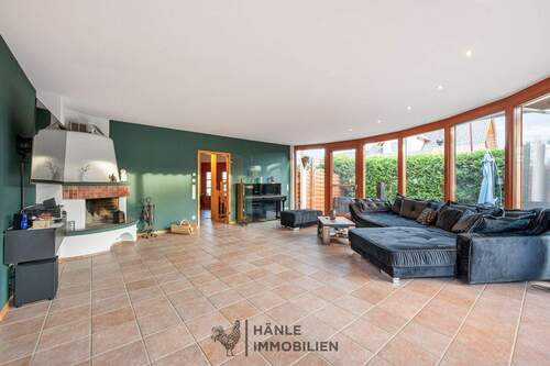 Wohnzimmer - 4 Zimmer Einfamilienhaus in Lehrensteinsfeld