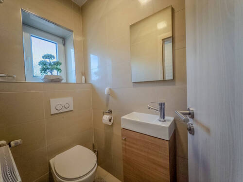 Gäste WC - Reihenmittelhaus mit 107,00 m&sup2; in Regenstauf zum Kaufen