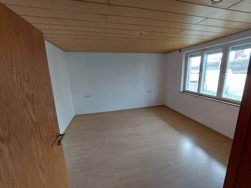 Schlafzimmer - 9 Zimmer Mehrfamilienhaus, Wohnhaus zum Kaufen in Herrenberg