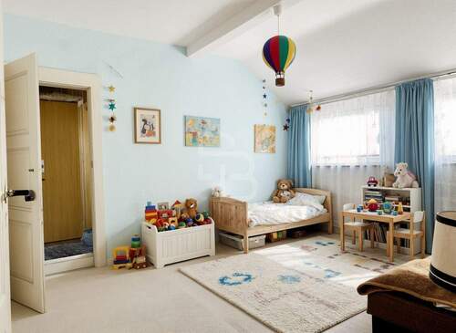 Teilfläche im Dachgeschoss - (KI generiert) - 